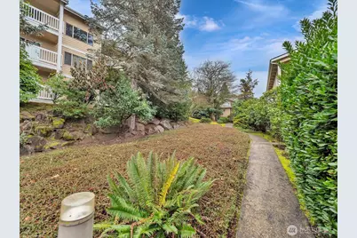 12840 SE 40th Court #E1, Bellevue, WA 98006 - Photo 34