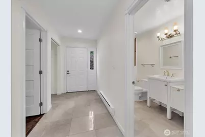 12840 SE 40th Court #E1, Bellevue, WA 98006 - Photo 4