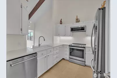 12840 SE 40th Court #E1, Bellevue, WA 98006 - Photo 14