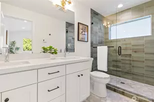 1709 NE 117th St, Seattle, WA 98125 - Photo 24