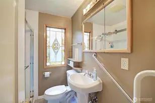 2559 NE 98th St, Seattle, WA 98115 - Photo 20