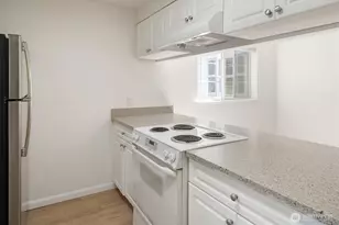 23319 Cedar Way, Mountlake Terrace, WA 98043 - Photo 12