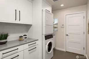 24017 SE 13th Pl, Sammamish, WA 98075 - Photo 14