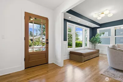 7511 41st Avenue NE, Seattle, WA 98115 - Photo 2