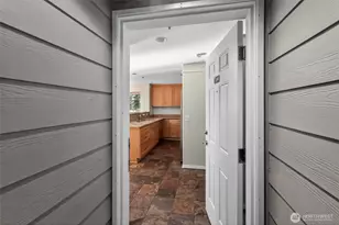 15345 Sunwood Blvd, Tukwila, WA 98188 - Photo 2