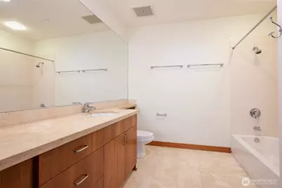 2716 Elliott Avenue #900, Seattle, WA 98121 - Photo 16