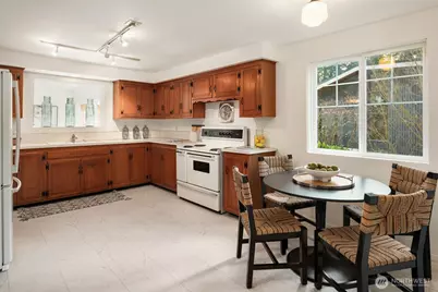 18428 16th Avenue NE, Shoreline, WA 98155 - Photo 10