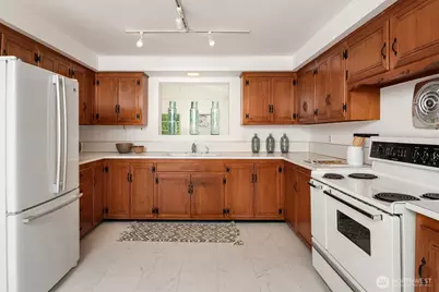 18428 16th Avenue NE, Shoreline, WA 98155 - Photo 12