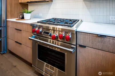 125 100th Avenue NE #155, Bellevue, WA 98004 - Photo 12