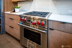 125 100th Ave NE, Bellevue, WA 98004 - Photo 12