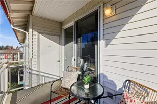 23007 Lakeview Dr, Mountlake Terrace, WA 98043 - Photo 18