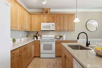 23007 Lakeview Drive #A303, Mountlake Terrace, WA 98043 - Photo 4