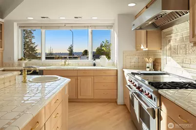 7 10th Avenue, Kirkland, WA 98033 - Photo 12