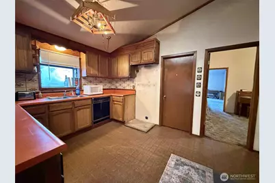 198 Calvin Road, Onalaska, WA 98533 - Photo 4