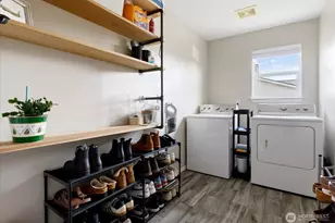 387 SW Stroops Dr, Oak Harbor, WA 98277 - Photo 26