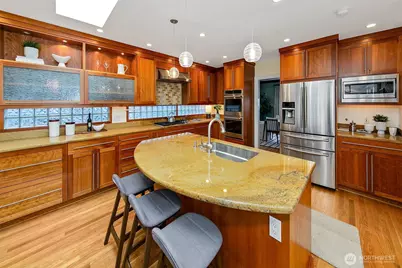 1939 E Crescent Drive, Seattle, WA 98112 - Photo 14