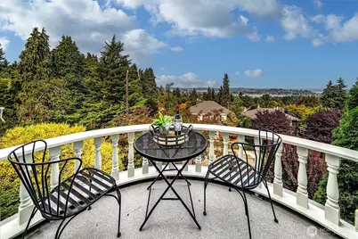 1939 E Crescent Drive, Seattle, WA 98112 - Photo 24