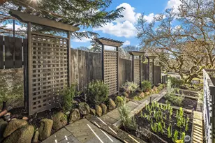 1614 31st Ave W, Seattle, WA 98199 - Photo 18