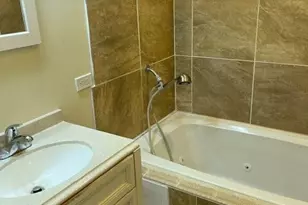 5728 Roosevelt Way NE, Seattle, WA 98105 - Photo 18