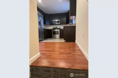 5728 Roosevelt Way NE, Seattle, WA 98105 - Photo 4