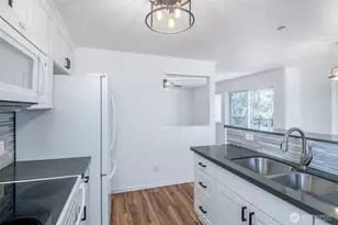 595 Newport Way NW, Issaquah, WA 98027 - Photo 6