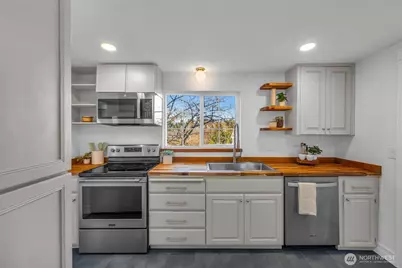 4427 Glenn Way SW, Seattle, WA 98116 - Photo 24