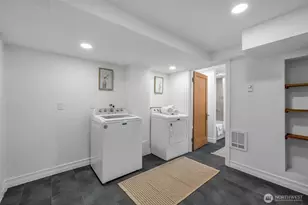 4427 Glenn Way SW, Seattle, WA 98116 - Photo 36