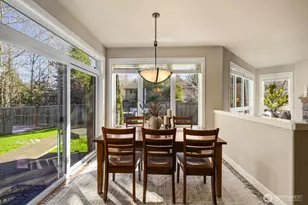 27520 SE 31st Pl, Sammamish, WA 98075 - Photo 16