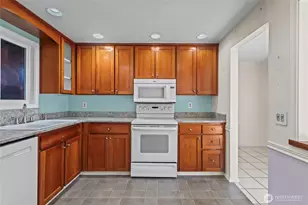 10021 33rd St Ct E, Edgewood, WA 98371 - Photo 8