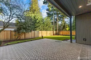 1020 107th Ave SE, Bellevue, WA 98004 - Photo 32