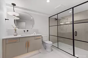 1020 107th Ave SE, Bellevue, WA 98004 - Photo 30