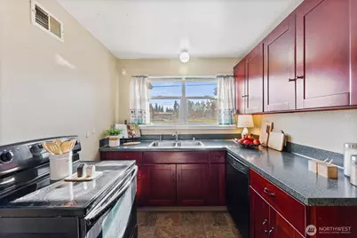 8725 121st Street SW, Lakewood, WA 98498 - Photo 8