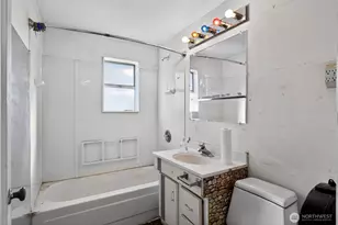 207 S 108th Pl, Seattle, WA 98168 - Photo 12