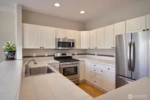 18558 NE 57th St, Redmond, WA 98052 - Photo 8