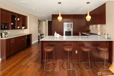 500 106th Avenue NE #3709, Bellevue, WA 98004 - Photo 6