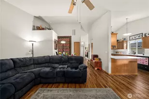 5339 S Island Dr E, Bonney Lake, WA 98391 - Photo 6