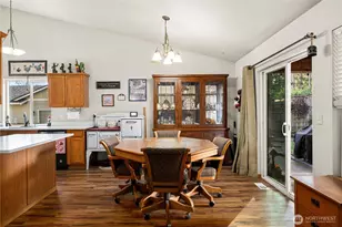 5339 S Island Dr E, Bonney Lake, WA 98391 - Photo 12