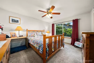 5339 S Island Drive E, Bonney Lake, WA 98391 - Photo 14