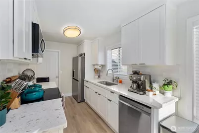 815 NE 2nd Avenue NE, Puyallup, WA 98372 - Photo 12