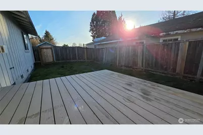 11316 1st Avenue Ct E, Tacoma, WA 98445 - Photo 12