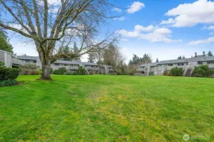 9930 NE 144th Ln, Kirkland, WA 98034 - Photo 2