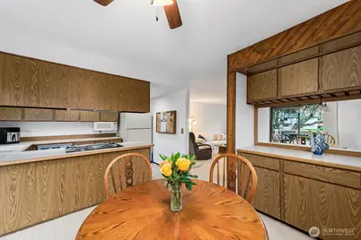 9930 NE 144th Lane #202, Kirkland, WA 98034 - Photo 10