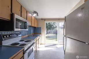 308 225th St SW, Bothell, WA 98021 - Photo 6