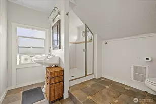 347 NW 52nd St, Seattle, WA 98107 - Photo 16