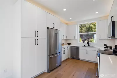 9011 14th Avenue SW, Seattle, WA 98106 - Photo 20