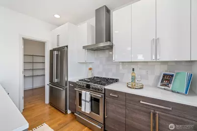 4459 Midvale Avenue N, Seattle, WA 98103 - Photo 12