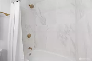 13735 15th Ave NE, Seattle, WA 98125 - Photo 16