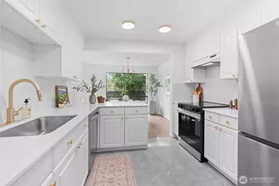 13735 15th Avenue NE #A7, Seattle, WA 98125 - Photo 4