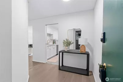 13735 15th Avenue NE #A7, Seattle, WA 98125 - Photo 2