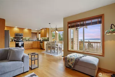 1934 W Earhart Street, Bremerton, WA 98312 - Photo 8